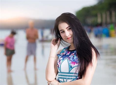 hot girl bình dân bất ngờ nổi tiếng trên mạng Saostar vn
