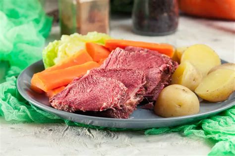 How Much Corned Beef Per Person Cook For Folks