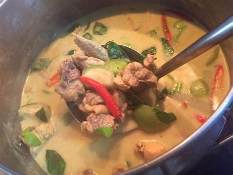 Green Curry With Chicken Gaeng Keow Wan Gai Foodof