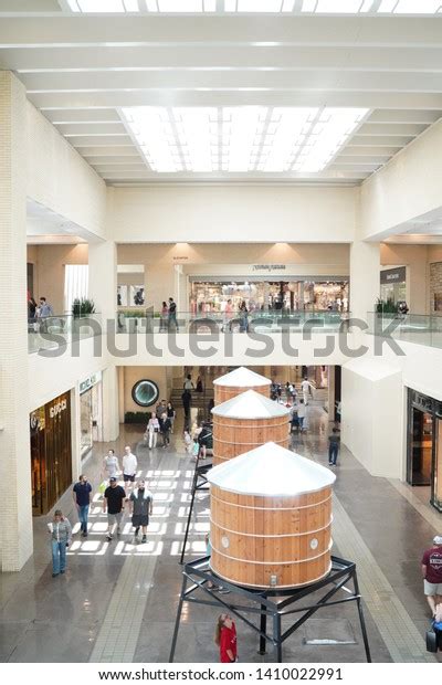 2 North Park Mall Dallas Images, Stock Photos & Vectors | Shutterstock