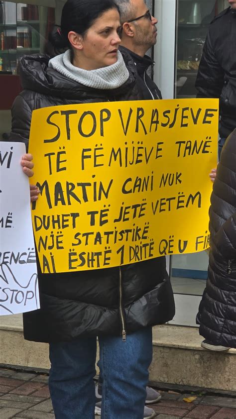 Një fëmijë më pak një dështim më shumë Prindërit protestë pas