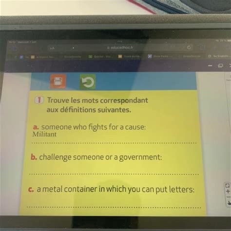 Bonjour est ce que sa serait possible de maider car je narrive pas à