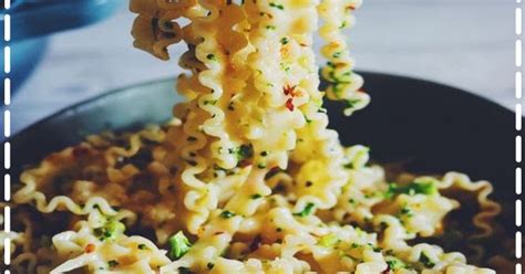 Broccoli And Garlic Pasta With Parmesan Red Pepper Flakes Lemon