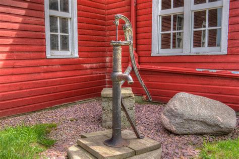 Old Fashioned Farm Water Pump Photograph By Shane Mossman