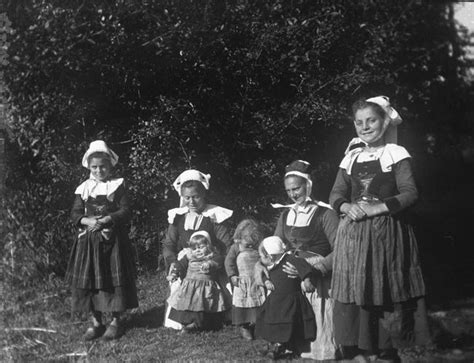 Portrait De Deux Bretonnes Et Leurs Enfants Plaque Photographique