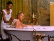 Ursula Andress Nuda Anni In Le Avventure E Gli Amori Di Scaramouche