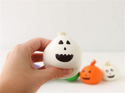 Diy Mini Balloon Pumpkins For Halloween