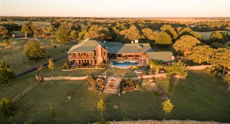 Terry Bradshaw Selling His 144 Acre Oklahoma Ranch Take A Look Inside