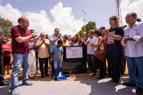 Em Guimarães Othelino participa de inaugurações de obras ao lado de