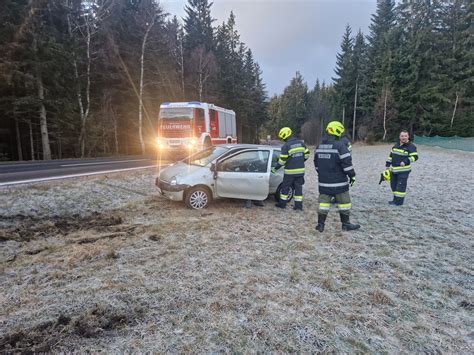 Pkw Bergung Feuerwehr Miesenbach