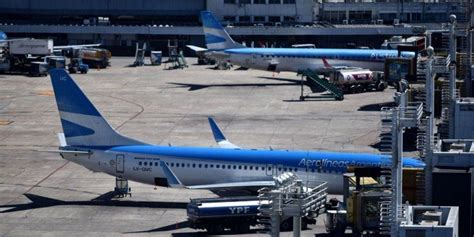 Aerolíneas suspenderá a más del 60 de sus trabajadores