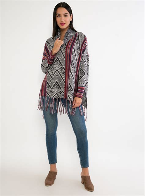 Ripley Cardigan Tatienne Tipo Poncho Figuras Etnicas Y Flecos