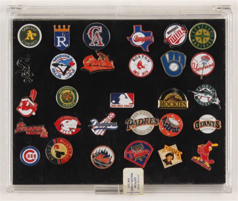 Vintage Official Major League Baseball Le 29 Commemorative Pin Set