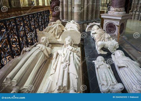 Tombs of the Kings of France in Basilica of Saint-Denis Stock Photo ...