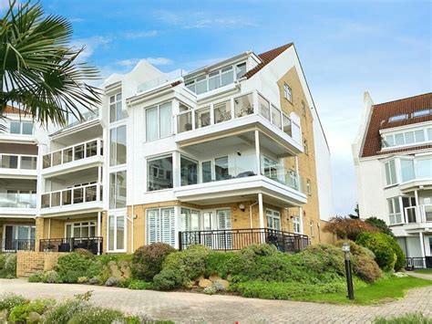 2 Bedroom Apartment For Sale In Lake Avenue Poole BH15