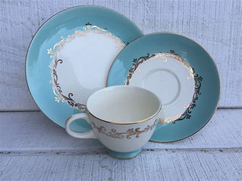 Mid Century China Lifetime China Gold Crown Aqua Border And Gold