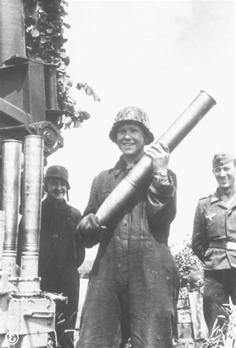 Hitler Youth Flak Helpers With Flak Gun Tr Photos And Ephemera World