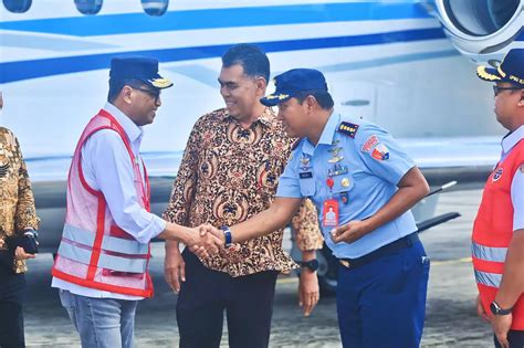 Komandan Lanud Raden Sadjad Sambut Kunjungan Menhub Ri Budi Karya