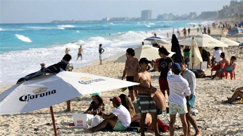 Mexican Police Investigating After 3 Lifeless Bodies Found On Beach