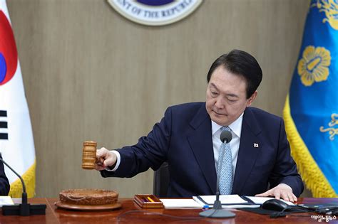 “이명박 부패세력·박근혜 적폐세력이 부활했다”