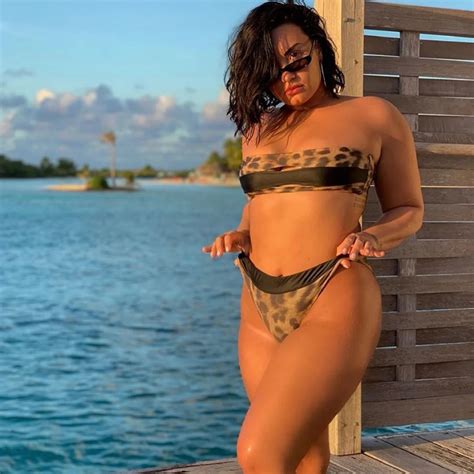 Demi Lovato Poste Una Foto En Bikini Sin Photoshop Y Reflexion Adivin Qu Es Celulitis
