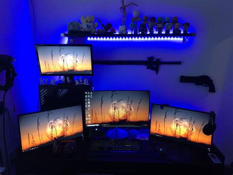 Just installed LEDs! Here’s my nerd room : r/battlestations