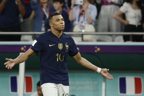 PSG la presse espagnole annonce un départ de Mbappé en fin de saison