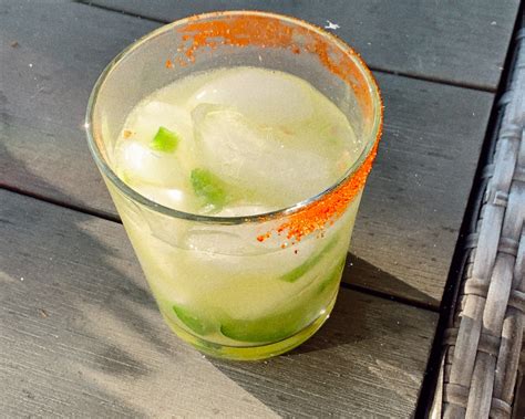 The BEST Spicy Skinny Margarita Recipe - The Luxi Look