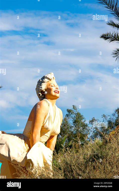 Sculpture Statue Of Marilyn Monroe Forever Marilyn Seward Johnson Palm