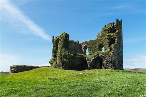 Ballycarbery Castle Am Ring Of Kerry Irland Highlights