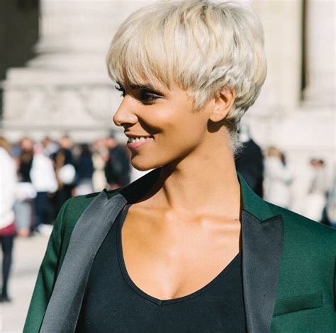 Coupe Courte Blonde Coiffures Cheveux Longs