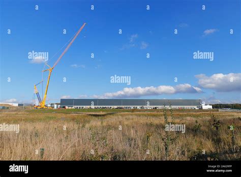 1000 tonne crane hi-res stock photography and images - Alamy