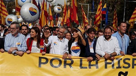 Pp Cs Y Vox Acuden A La Manifestaci N De Barcelona Por La Unidad De