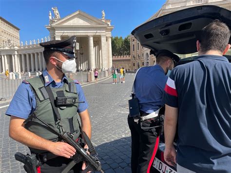 Roma I Carabinieri Arrestano Otto Persone Anagnia