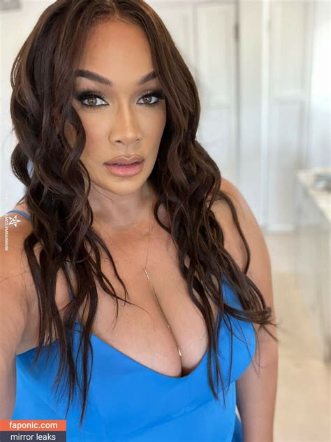 LinaFanene Aka Nia Jax Lina Fanene Nude Leaks Faponic