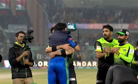 Psl Watch Wholesome Moment In Psl Final As Shaheen Hugs Rizwan