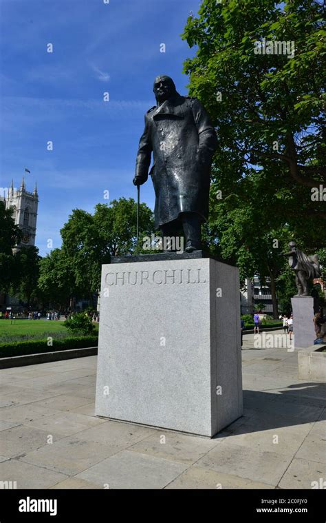 Statue Of Winston Churchill Stock Photo Alamy