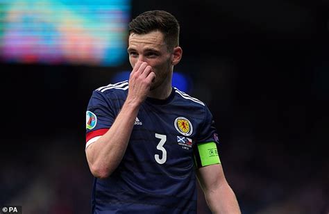 Andrew Robertson Scotland - Andy Robertson And Oliver Burke Strike To ...