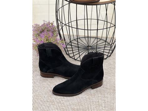 Botín estilo campero Plumers 5207 en color negro o cuero para mujer