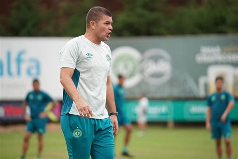 Jogo Confirmado Umberto Louzer Tem Novidade Para Escalar A Chape