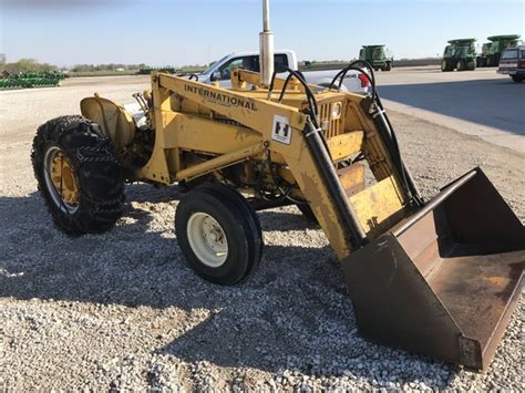 1963 International Harvester 2404 Row Crop Tractors John Deere