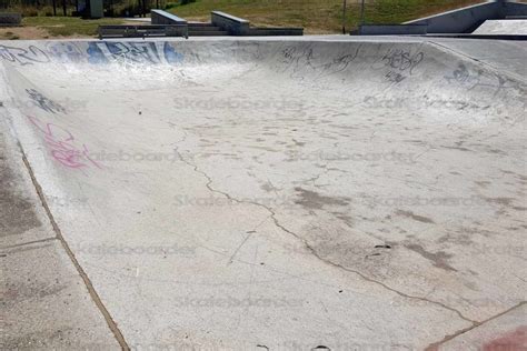 Browns Plains Skate Park Logan Skateparks Skateboarder