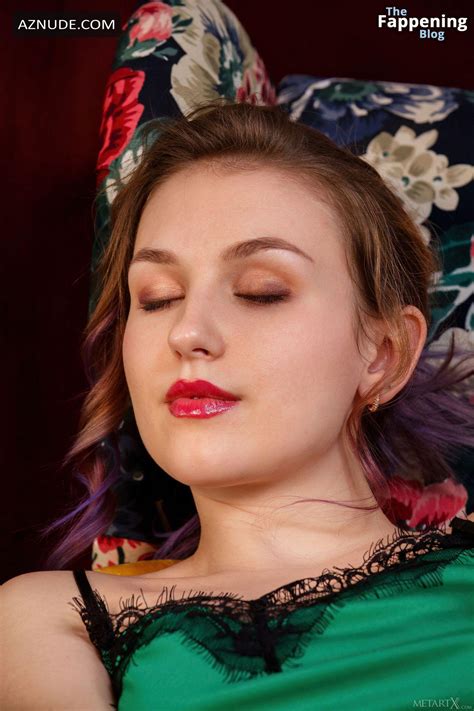 Isabele Sexy And Nude Photoshoot Posing Her Seductive Pussy Tits And