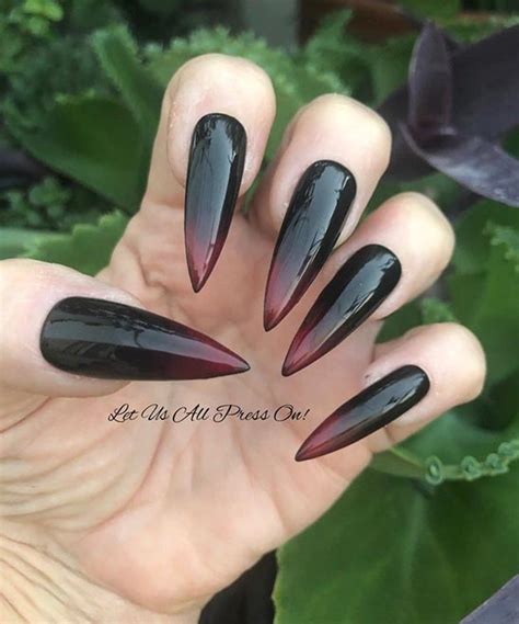 Dramatic Stiletto Halloween Nails Tailoringinhindi