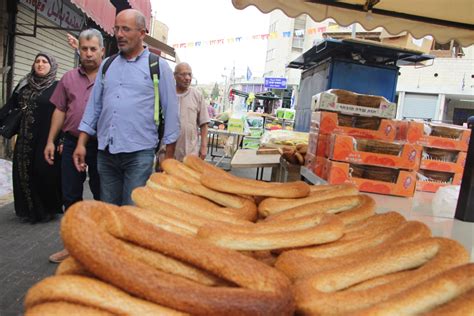 رمضان ينعش الأسواق ويوفر فرص عمل مؤقتة في غزة