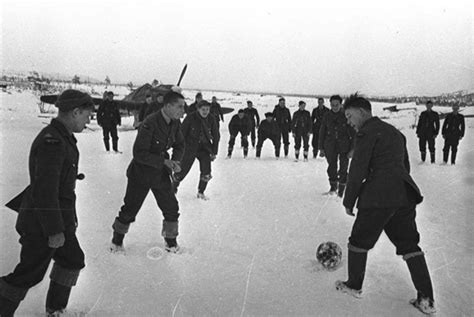 Storie di Sport il pallone è Pace nella Tregua di Natale del 1914