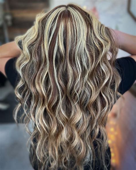 Chunky Highlights Blonde Highlights Curly Hair Brown Hair With Blonde Highlights Hair Streaks