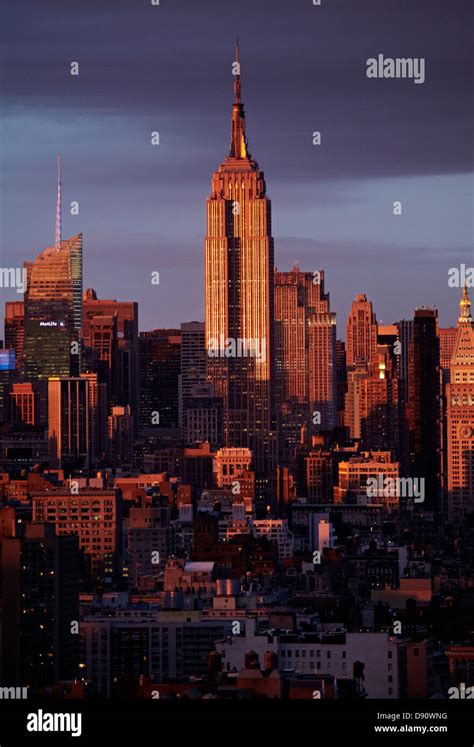 View of Empire State Building Stock Photo - Alamy