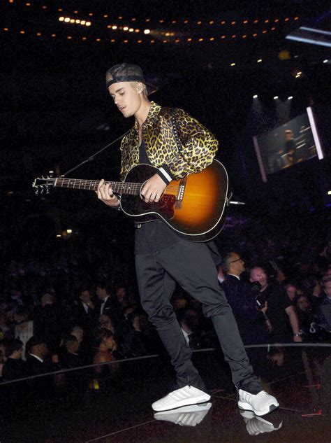 Justin Bieber Performs At The 2016 Grammys In Saint Laurent Pairs Complex