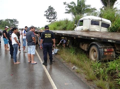 G1 Motoqueiro morre após ser arrastado por carreta em Monte Negro